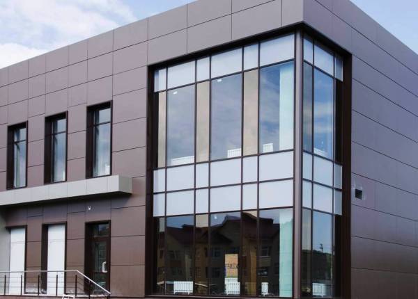 Фасадное остекление торгового центра в Королёве