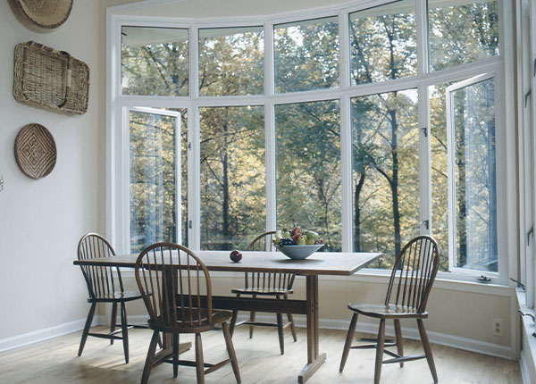 Остекление эркерными окнами коттеджа в Королёве