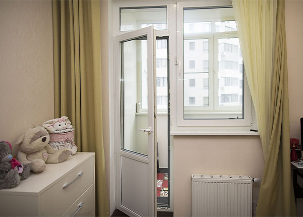 Пластиковая балконная дверь в Королёве